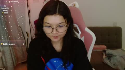 Azu  online show from April 2026 01:11:02 AM