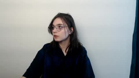 azumi_chan_ online show from February 2026 11:26:01 AM