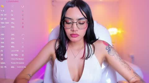 Azura online show from April 2026 11:51:02 PM