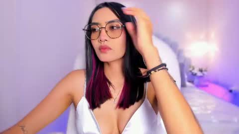 Snapshot of azurakindong chatting on June 2026 07:13:01 PM Azura online show from June 2026 07:13:01 PM