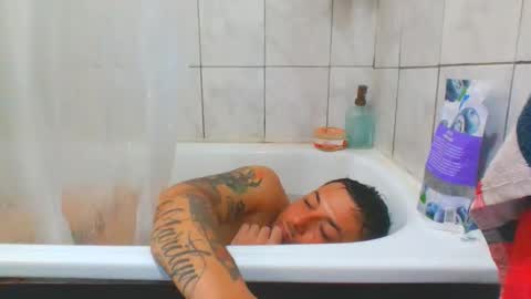 baadddboooy69 online show from November 2025 07:10:01 PM