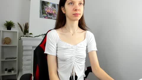 Evalena maybe just Eva online show from December 2024 04:47:01 AM