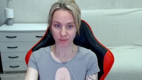 baby_kitte online show from October 2025 03:30:01 AM