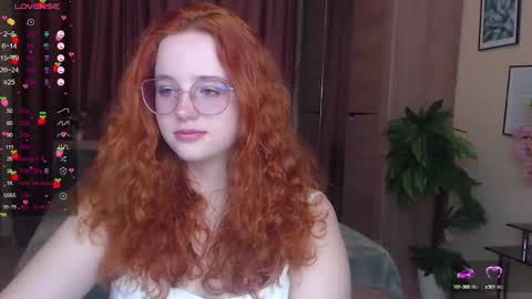 baby_little_fox online show from October 2025 11:30:01 AM