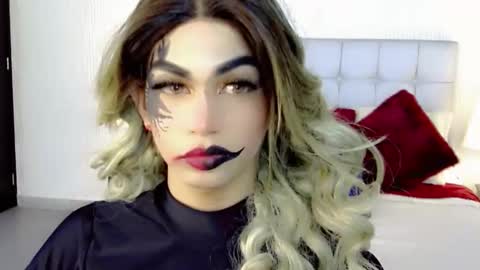 KENDALL online show from October 2025 08:00:02 PM