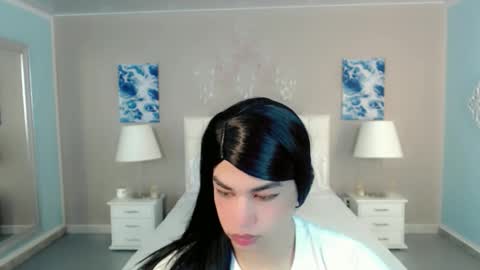 KENDALL online show from October 2025 07:14:02 PM