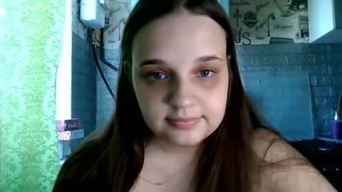 Snapshot of babyemma_emmochka chatting on June 2026 08:59:02 AM babyemma_emmochka online show from June 2026 08:59:02 AM