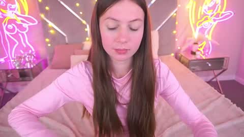 Lady Vi online show from May 2026 02:45:01 PM