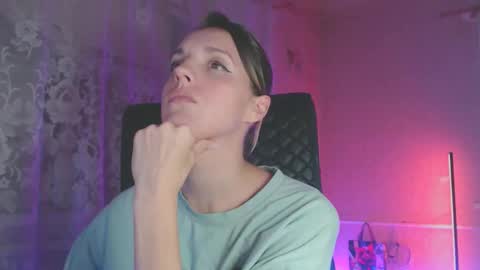 Sonya online show from November 2025 08:20:02 PM