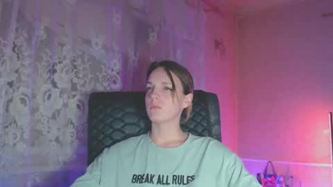 Sonya online show from November 2025 08:43:01 PM