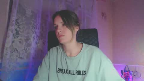 Sonya online show from November 2025 06:54:01 PM