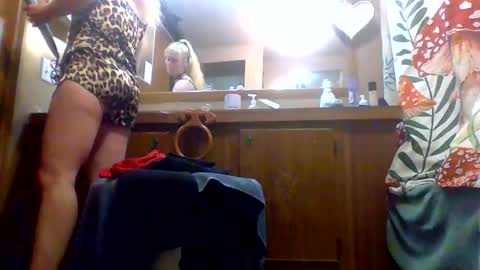 Badbitch520 online show from April 2026 11:24:01 AM