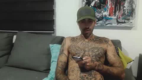 BadCouple  online show from September 2025 03:28:01 AM