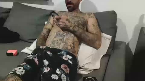 BadCouple  online show from October 2025 01:52:02 AM