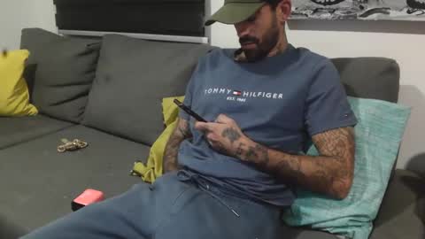 BadCouple  online show from October 2025 05:15:02 AM