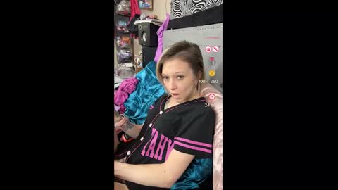 badbitchh online show from December 2024 07:33:02 AM