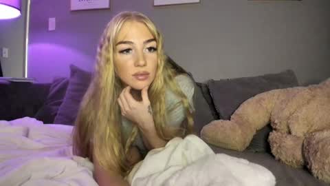 Jade online show from November 2025 03:29:01 AM