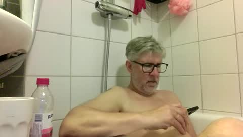 baggelina75 online show from May 2026 04:01:01 PM