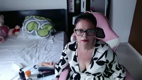 sandra online show from October 2025 03:23:02 PM