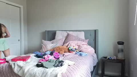 bambifarrina online show from April 2026 02:23:02 PM