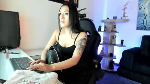 Gabi  online show from October 2025 07:25:02 PM