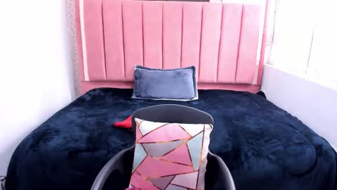 B A R B A R A online show from November 2025 12:17:01 PM