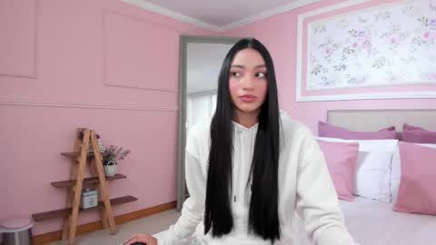 Barbara Noa  online show from December 2025 12:21:02 PM