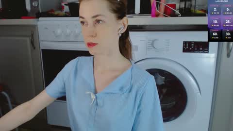 Amina online show from November 2025 04:51:01 PM