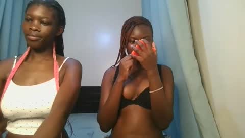 queen online show from November 2025 08:00:01 PM