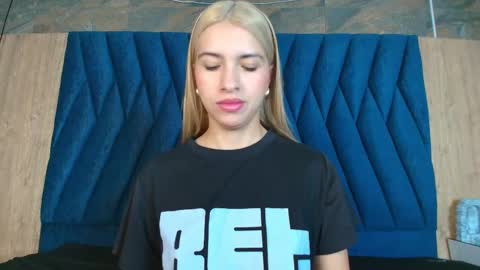Snapshot of barbiie_98 chatting on September 2025 12:06:01 PM barbiie_98 online show from September 2025 12:06:01 PM