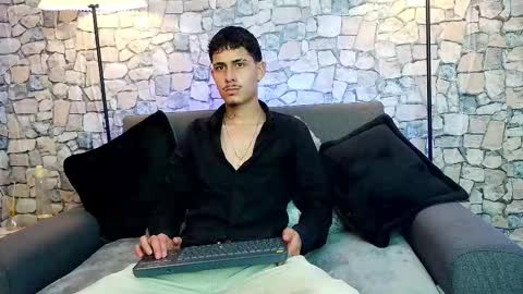 Bastian online show from November 2025 03:56:01 AM