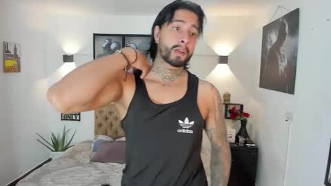 bastian_jones1 online show from November 2025 05:58:02 PM