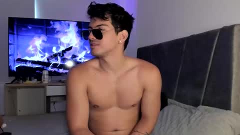 Valentino online show from October 2025 09:15:02 PM