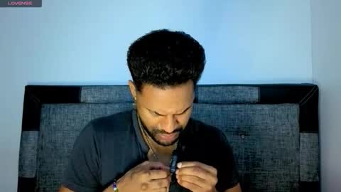 john online show from November 2025 04:12:01 AM