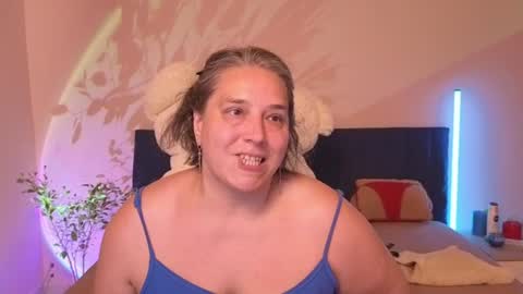 Love online show from July 2026 12:11:01 PM