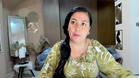 Snapshot of bbwluxurymuse chatting on June 2026 11:34:02 AM bbwluxurymuse online show from June 2026 11:34:02 AM