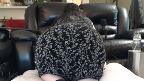 Julie online show from April 2026 12:45:02 PM