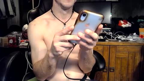 bchillin28 online show from February 2026 05:36:02 PM