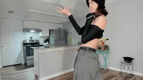 beaniebaby2 online show from April 2026 12:41:01 AM