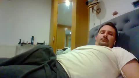 Snapshot of bearboudior chatting on May 2026 01:38:01 PM bearboudior online show from May 2026 01:38:01 PM