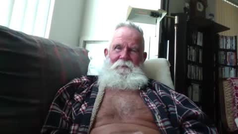 beardbushy online show from September 2025 05:02:02 PM