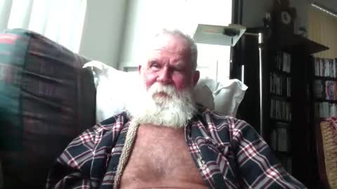 beardbushy online show from April 2026 06:13:02 PM