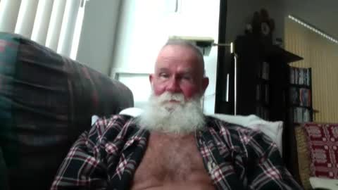 Snapshot of beardbushy chatting on June 2026 04:00:02 PM beardbushy online show from June 2026 04:00:02 PM