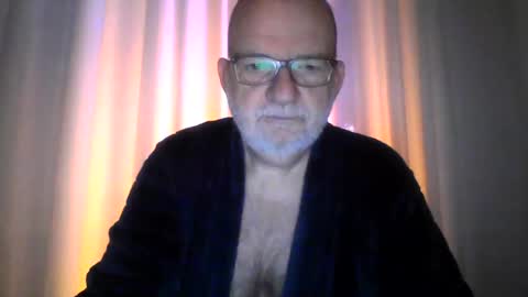 Snapshot of beardman916444 chatting on December 2024 06:41:02 AM Beardman online show from December 2024 06:41:02 AM