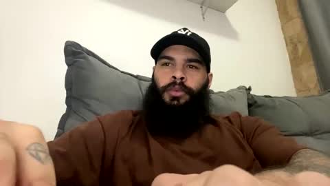 Snapshot of beardmax chatting on April 2026 05:27:02 AM Min online show from April 2026 05:27:02 AM