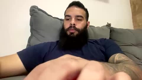 Snapshot of beardmax chatting on April 2026 02:15:01 AM Min online show from April 2026 02:15:01 AM