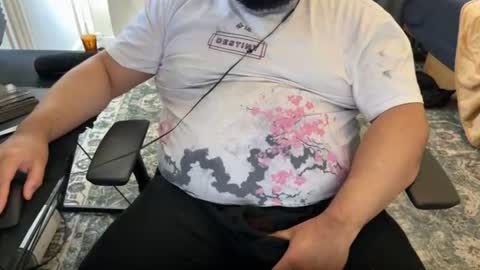Snapshot of beardudeguy chatting on June 2026 06:08:02 PM beardudeguy online show from June 2026 06:08:02 PM
