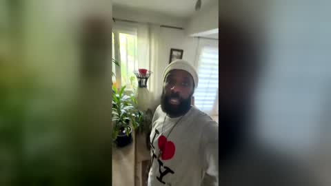 Snapshot of bearmeat4you chatting on March 2026 12:32:02 AM bearmeat4you online show from March 2026 12:32:02 AM