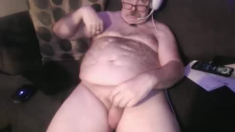 Snapshot of bearpig56 chatting on March 2026 11:35:01 PM Pig Bear online show from March 2026 11:35:01 PM