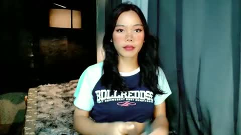 Snapshot of beatrice_luna chatting on April 2026 12:43:01 PM beatrice_luna online show from April 2026 12:43:01 PM